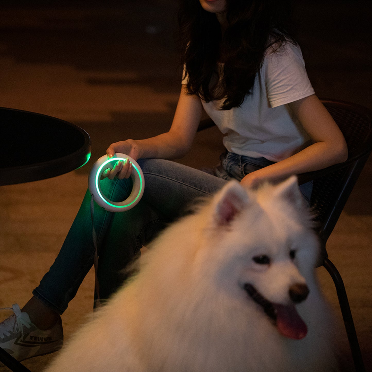 UFO automatinis pavadėlis su LED šviesa - kraunamas USB-C jungtimi
